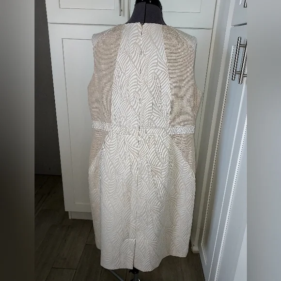 Elegant Cream Sleeveless Dress - Picture 3 of 5